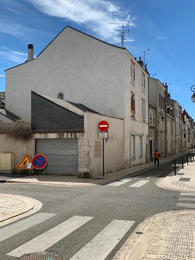 T1 Bis Hyper-centre, tout équipé, refait à neuf Orléans Extérieur photo